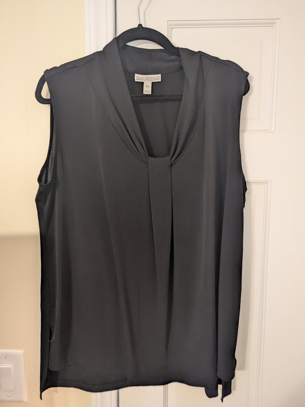 Black Sleeveless Flowy Blouse